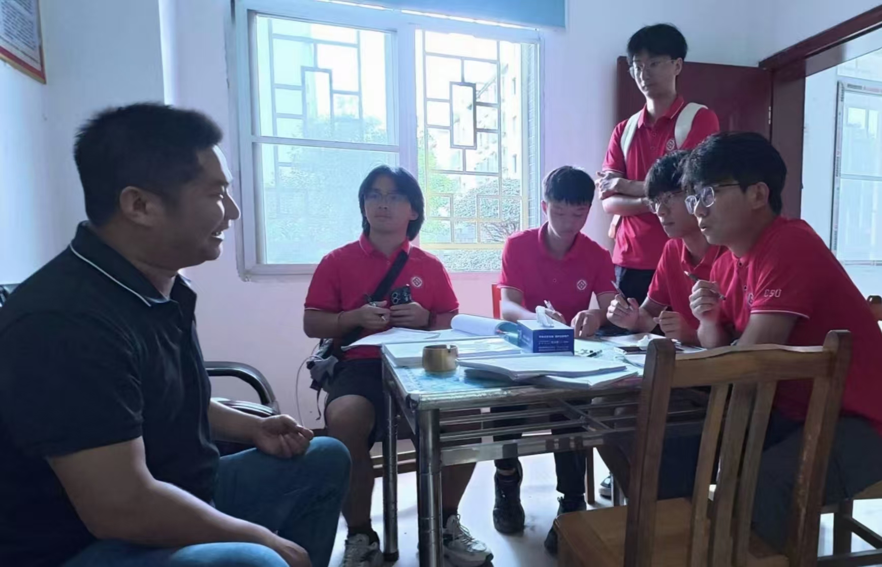 从政策文本到田间地头——中南大学“砼赴江华”实践团解码以工代赈惠民实践